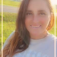 Farrier days sure do seem to come up quick. Once again 6 of the horses got  trimmed. They were all nice and calm, I think they were really glad to get  away