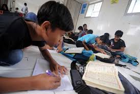 (0251) 8615840 kode pos 16518 sejarah singkat smpn 14 depok awal juni 1994 b. Uu Anak Disosialisasikan Di Sekolah Masjid Terminal Depok Republika Online