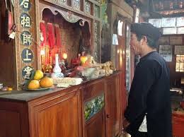 Bàn thờ và hệ thống tín ngưỡng của ...