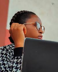 Human manuscript evaluations for ai-assisted authors