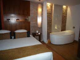 Hilton's timeshare brand, hilton grand vacations, is a. Bath In Open Plan Bathroom Picture Of The O Hotel Pune Tripadvisor