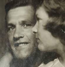 My mum, Jean Anne Long, taken in Napier, aged 16 i think. Married Bill  Warren And later Fred Wolfsbauer