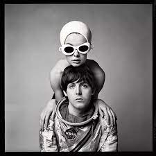 27 Most Famous Photographers You Need To Know 2021 Update Richard Avedon Photography Most Famous Photographers Richard Avedon Portraits