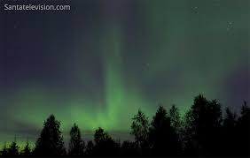 In nordlichter getauchte landschaften lassen sich im herbst und frühling leichter fotografieren als im winter, wenn man normalerweise erst hoch auf die fjells steigen muss, um die schönste landschaft zu finden. Nordlichter Polarlichter In Lappland In Finnland
