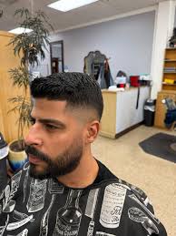 You can now book me like a barber… but for your lawn 😎💈 Clean cuts. Sharp  edges. No drama. Book your yard makeover