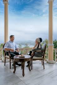 Habertürk ekranlarına en çok çıkan, ana haberleri sunan kişi murat ongun'du. Hoca Devri Kapandi