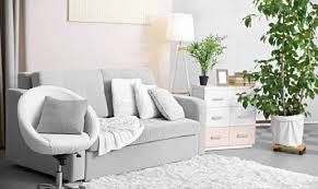 İşte evdeki tozları azaltacak dolabın zemini temizken, temizlik yapmak kolaydır ve bu, tozun dolaptan çıkıp başka bir yere uçmasını engeller. Evin Surekli Tozlanmasi Ne Yapmaliyim Ve Nasil Temizlemeliyim