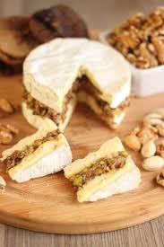 Camembert Farci Aux Noix Pistaches Et Figues Food Christmas Food Recipes