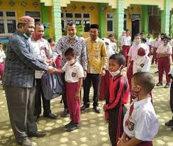 Namun, saat itu keberadaan baitul mal masih sangat sederhana sehingga belum memiliki sistem pencatatan yang terdokumentasi dengan baik. Bantuan Peralatan Sekolah Untuk Pelajar Aceh Online