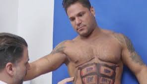 Law enforcement sources tell us the jersey shore star was arrested thursday in los angeles for domestic violence in crime. Jersey Shore S Ronnie Spent 30 000 On Ab Liposuction