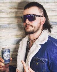 Mac's mullet refuge and other 'Merica moments