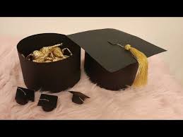 طريقة عمل علبة ضيافة على شكل طاقية تخرج لتقديم الشوكولاته للضيوف في المباركة youtube graduation party decor graduation party party decorations