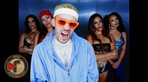 Bad bunny is having a moment. Icymi Bad Bunny La Dificil Youtube Trending Rap Music Music Videos