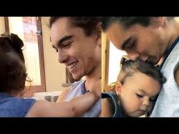 Hace algún tiempo se supo que sergio mayer mori se estaba lanzando como cantante, pero no obtuvo el éxito esperado, después que natalia subtil también intentará entrar al mundo de la música y ahora es la pequeña bebé de tan solo 6 meses de edad, fruto de ellos dos. Sergio Mayer Mori Juega Con Su Hija Mila Youtube