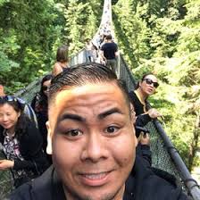 Justin Dearinger's Instagram, Twitter & Facebook