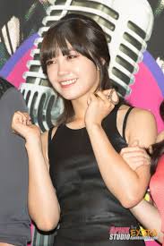 Pin By Dean Thompson On Jung Eunji 5 Korean Idol Beautiful Person K Pop Music