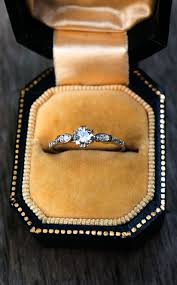 Diamond Rings In Dubai Non Diamond Engagement Rings Reddit Dainty Diamond Engagement Ring Wedding Rings Vintage Vintage Engagement Rings