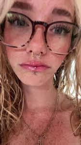 Amy Cottam's Instagram, Twitter & Facebook