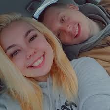 I know someone who desperately needs a car, she's a single mom of 2 and her  car broke down is there any places that help single moms get car or cheap  her