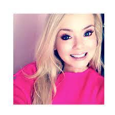 Ariana Bonner's Instagram, Twitter & Facebook