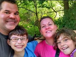 Fundraiser for Linda Pertuz by Peter Mione : Linda Pertuz & her children