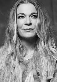 Doesn't Stacy look like LeAnn Rimes? : r/LoveIsBlindNetflix