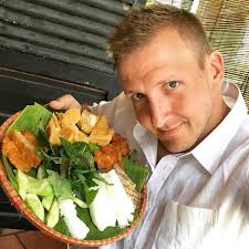 Since starting his youtube channel best ever food review show in december 2015, he has over 4.11 million subscribers and rapidly gaining. Ä'i Äƒn Oc Heo Máº¯m Tom Vá»‹t Lá»™n Cung Sonny Side