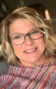 Dawn Gore's Instagram, Twitter & Facebook