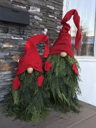 Winter Front Porch Decor Ideas To Try In 2020 A Nest With A Yard In 2020 Diy Christmas Decorations Easy Christmas Decorations Diy Outdoor Outdoor Christmas Diy