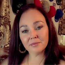 Leslie Rozier's Instagram, Twitter & Facebook