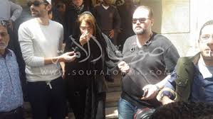 وحطت طائرة العاهل السعودي في مطار فنوكوفو الدولي جنوب غرب العاصمة الروسية، في مستهل الزيارة التي وصفت بالتاريخية. Ø¨Ø§Ù„ØµÙˆØ± Ø§Ù†Ù‡ÙŠØ§Ø± ÙˆØ§Ù„Ø¯Ø© ÙƒØ±ÙŠÙ… Ù…Ø­Ù…ÙˆØ¯ Ø¹Ø¨Ø¯Ø§Ù„Ø¹Ø²ÙŠØ² Ø¨Ø¬Ù†Ø§Ø²Ø© Ø¬Ø¯ØªÙ‡ ØµÙˆØª Ø§Ù„Ø£Ù…Ø©