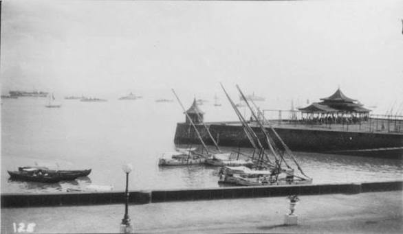 Bombay Photo Images[ Mumbai]: Bombay (Mumbai) Harbour Scene -views- before gate way of india was built and after[Vintage Photograph]
