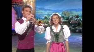 Stefan mross, 40, moderator von „immer wieder sonntags, hat immer was zu plaudern. Stefanie Hertel Stefan Mross Ein Lied Fur Jeden Sonnenstrahl 1995 Youtube