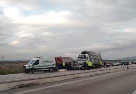 6 kişi olay yerinde hayatını kaybetti. Trafik Kazasi Soma Olay Gazetesi