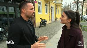 Mike sucht verzweifelt nach Milla und hofft, sie im Matrix zu finden. 😟🔍  Doch stattdessen trifft er auf Piet, der ihm sagt, dass Milla ihre Koffer  gepackt und sich nach Ibiza abgesetzt hat. 🧳✈️🌴 Zur ...