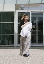 Maybe you would like to learn more about one of these? Cristina Ferreira Recorda Saida Da Maternidade Com Foto Rara