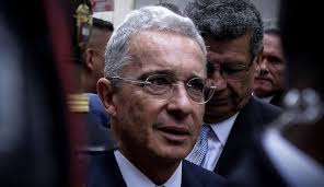 Pese a que fue rechazada su solicitud de ingreso, él sigue insistiendo. Caso De Alvaro Uribe Velez Hoy El Inicio Y El Fin La Cronologia Del Caso De Alvaro Uribe Nacional Caracol Radio