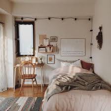Dalam menciptakan kamar tidur idaman yang nyaman serta unik, desain kamar aesthetic dapat anda jadikan referensi terbaik saat ini. 18 Desain Dan Layout Kamar Kosan Kecil Tapi Stylish