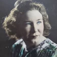 Donna Coulter's Instagram, Twitter & Facebook