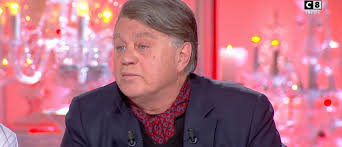 Les Terriens du dimanche : l'étonnante raison de l'absentéisme de Gilbert  Collard à l'Assemblée Nationale (VIDEO)