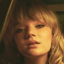 Sapphire (Pop Singer)