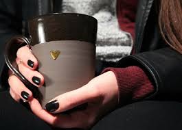 Handelt es sich jedoch um besonders hartnäckige kaffeeflecken, bedarf es meist einer behandlung mit speziellen reinigern. Kaffeeflecken Entfernen Muhelos Und Wirkungsvoll Mit Diesen Hausmitteln