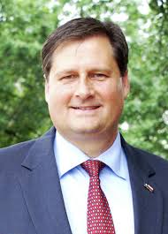 Your socialist neighbor' — North Side council runoff brims with culture war  overtones