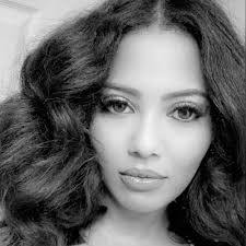 Amber Vaughn (@AmberMVaughn)