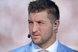 Impossible conversations costume institute gala at the metropolitan museum of art on may 7, 2012 in new york city. Tim Tebow Photos Tim Tebow Of The Sec Newtork On The Field Before A Game Between The South Carolina Gamecocks And Tim Tebow Haircut Tim Tebow Boy Hairstyles