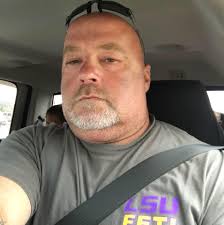 How to find a family member of Mr Victor Ricca in Ascension Parish?