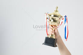 Akhirnya aku bisa diterima di stm negeri di daerah santa, kebayoran. Siswa Memegang Piala Gambar Unduh Gratis Foto 500930333 Format Gambar Jpg Lovepik Com