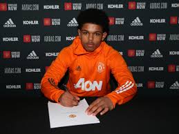 The best manchester united content on planet football. Shola Shoretire Signs First Professional Contract With Man Utd Manchester United