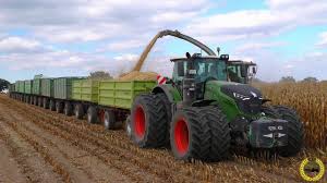 Neopf farming simulator 17 attend le plus gros tracteur du monde, source:neopf.com. 10 Remorques Derriere Un Seul Tracteur A L Ensilage De Mais 118 Tonnes De Capacite Reussir Machinisme