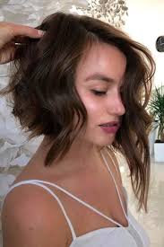 It will make your chin smoother and at the same time won't make your forehead and cheekbones heavier. 25 Gorgeous Haircuts For Heart Shaped Faces Lovehairstyles Com